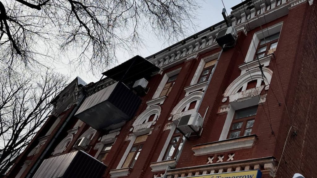 Відновлення будинків у Харкові