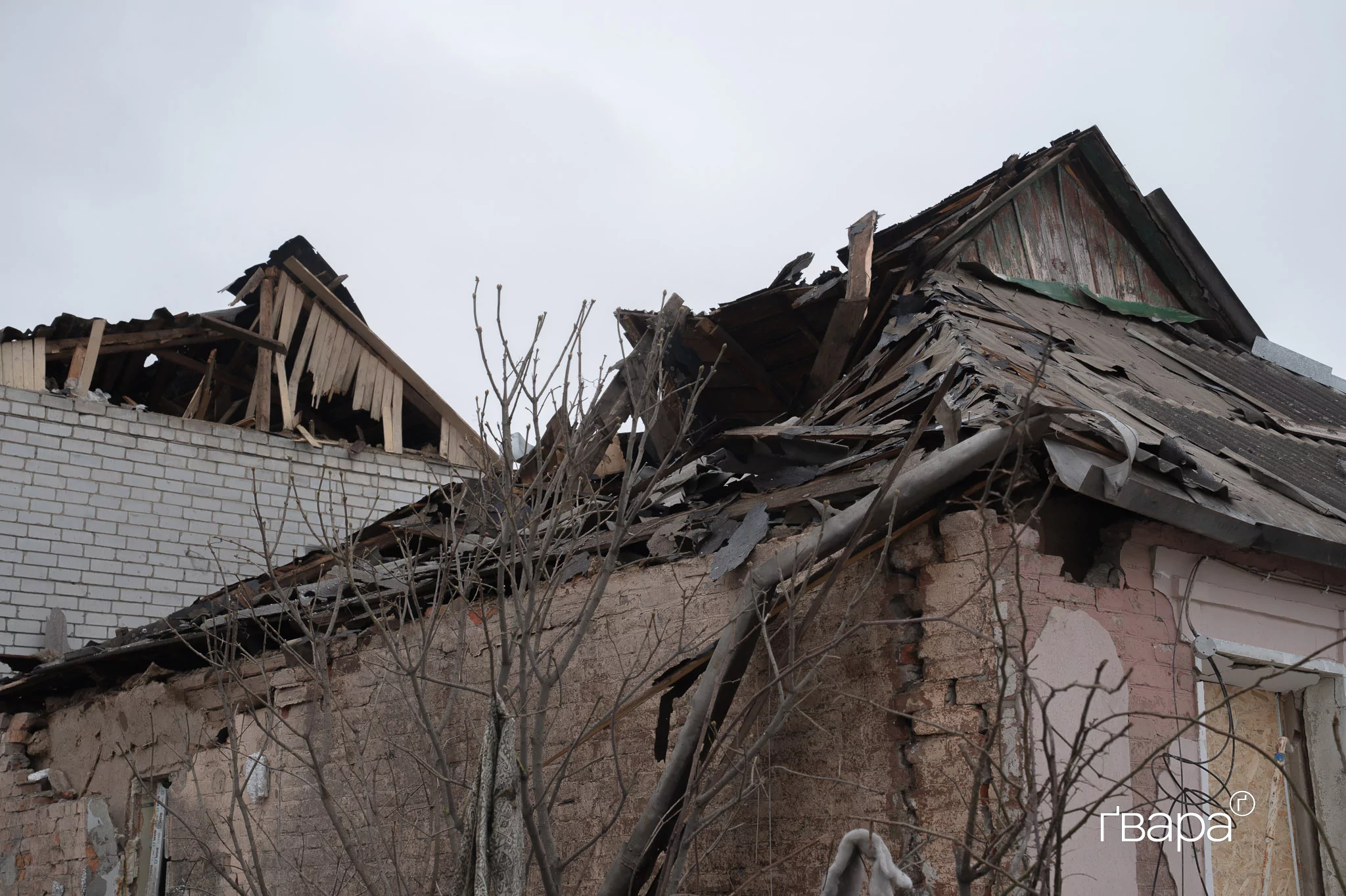 Пошкоджений приватний будинок у Салтівському районі