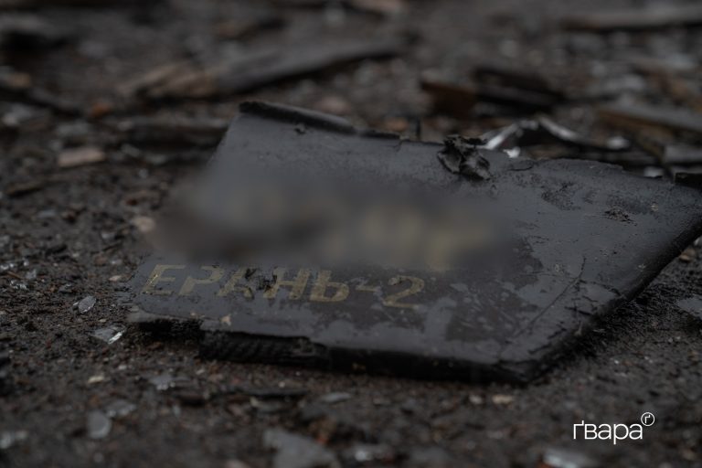 У Дергачах через російський обстріл зникло світло, частково відсутня вода