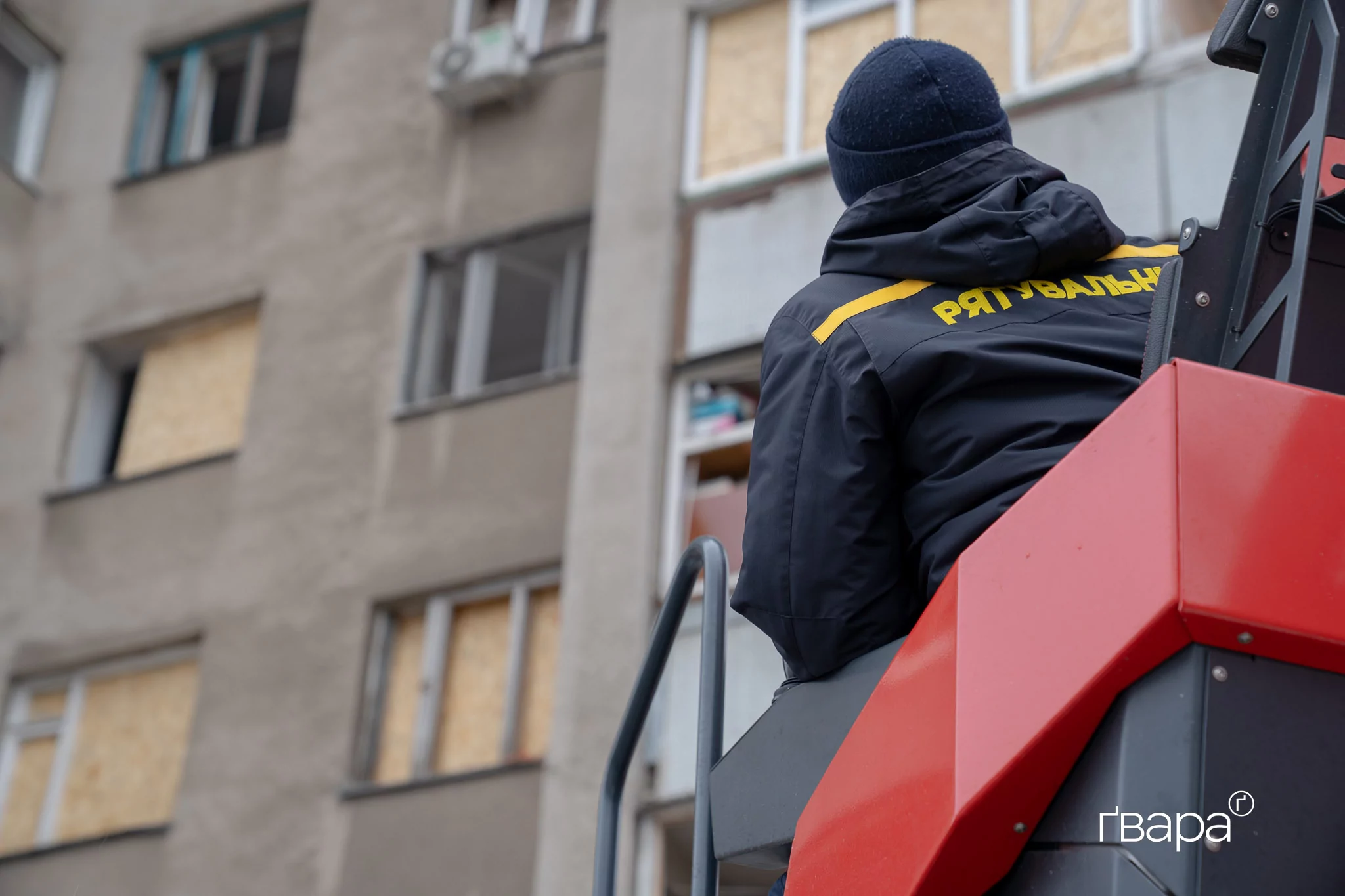 Наслідки обстрілу у Шевченківському районі