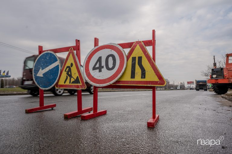 У Харківській області тривають ремонти доріг: за добу відновили понад 5 тис. м²