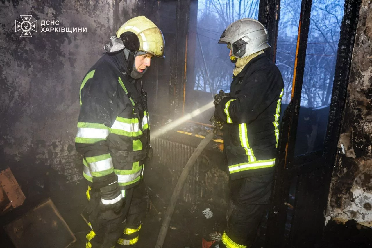 Робота рятувальників під час пожежі в Харкові