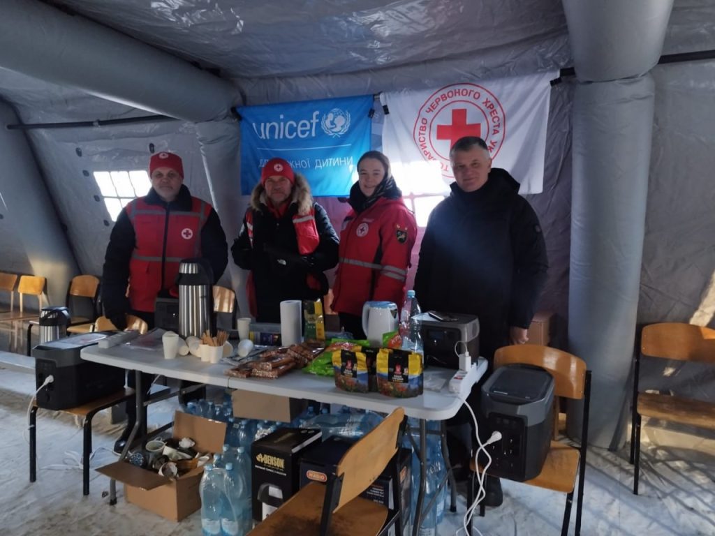 Роздача обігрівачів мешканцям Харкова