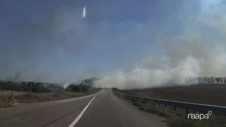 На трасі Харків–Бєлгород російський дрон влучив у авто, поранено чоловіка