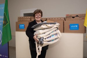 ЮНІСЕФ передав 72 ноутбуки соціальним працівникам Харкова — це тільки початок