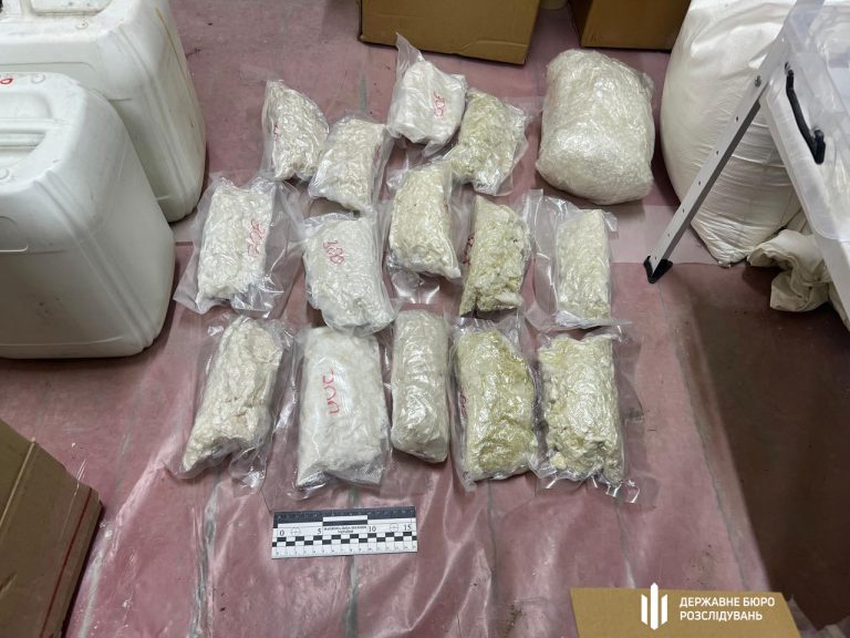 На Харківщині суд виніс вирок військовому, який організував нарколабораторію (фото, відео)