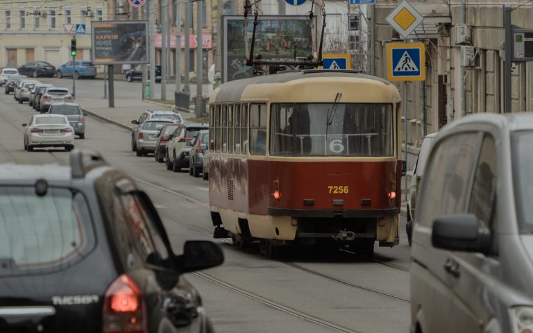 Через аварію в Харкові тимчасово призупинили рух трамваїв