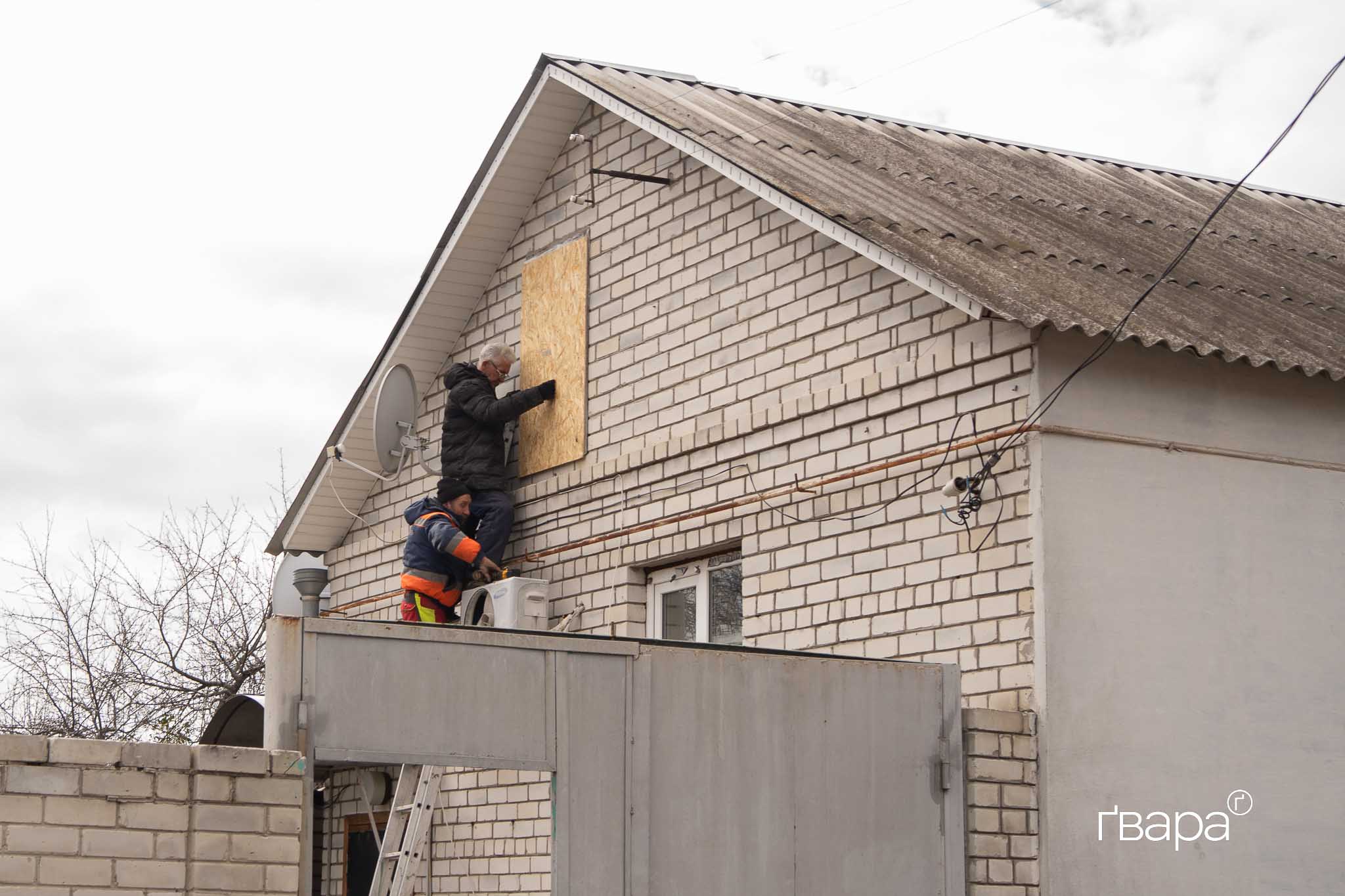 Наслідки обстрілу Новобаварського району