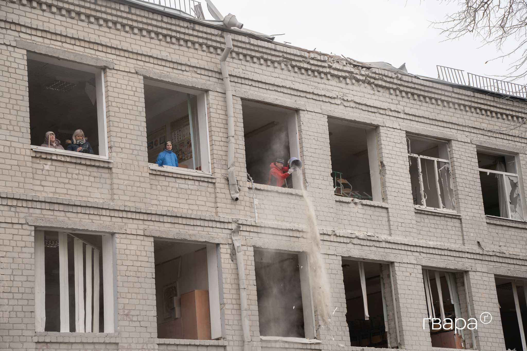Школа, поряд з якою влучила російська балістика під час обстрілу в ніч на 7 березня 2026