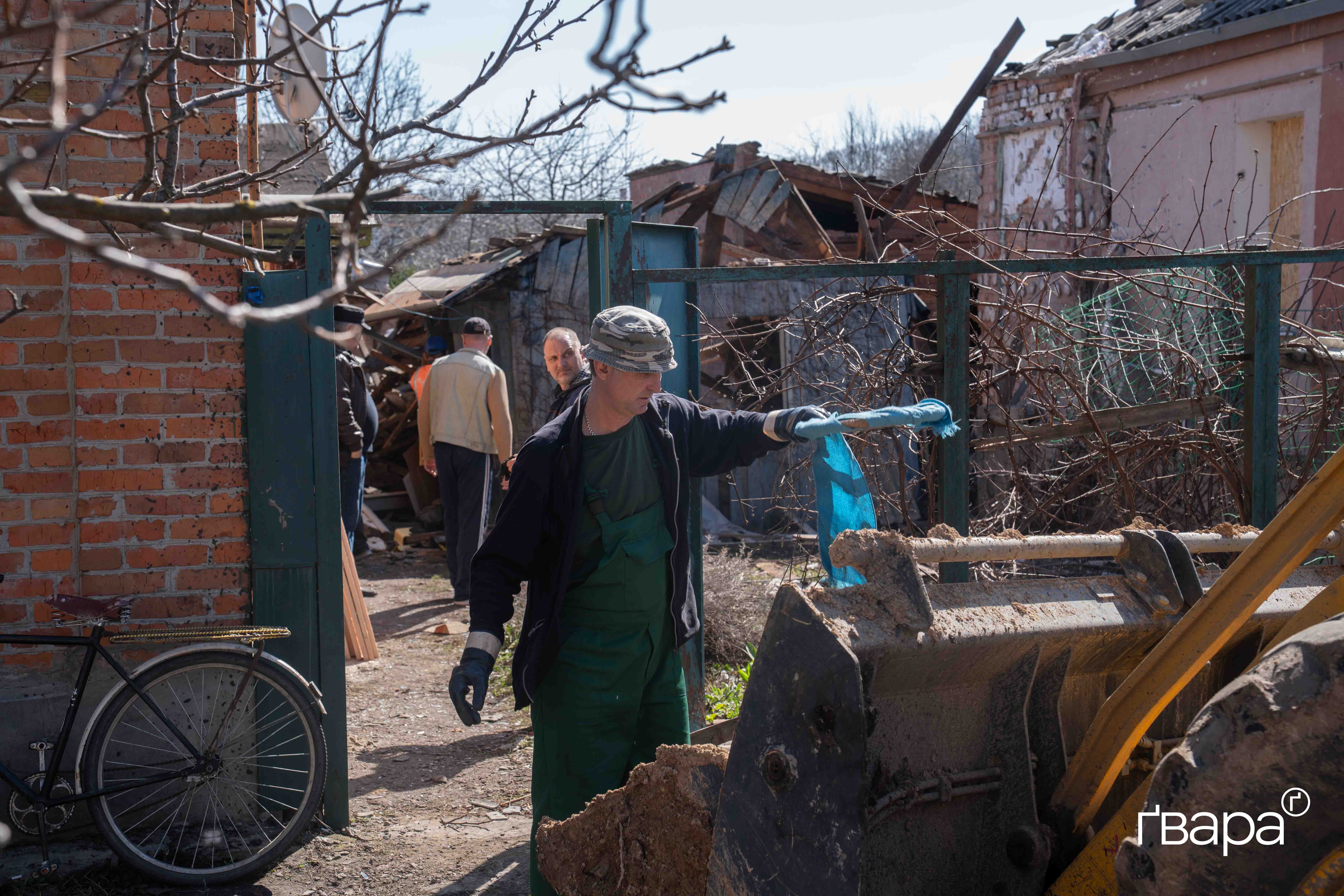Наслідки обстрілу Холодногірського району Харкова 29 березня — фото