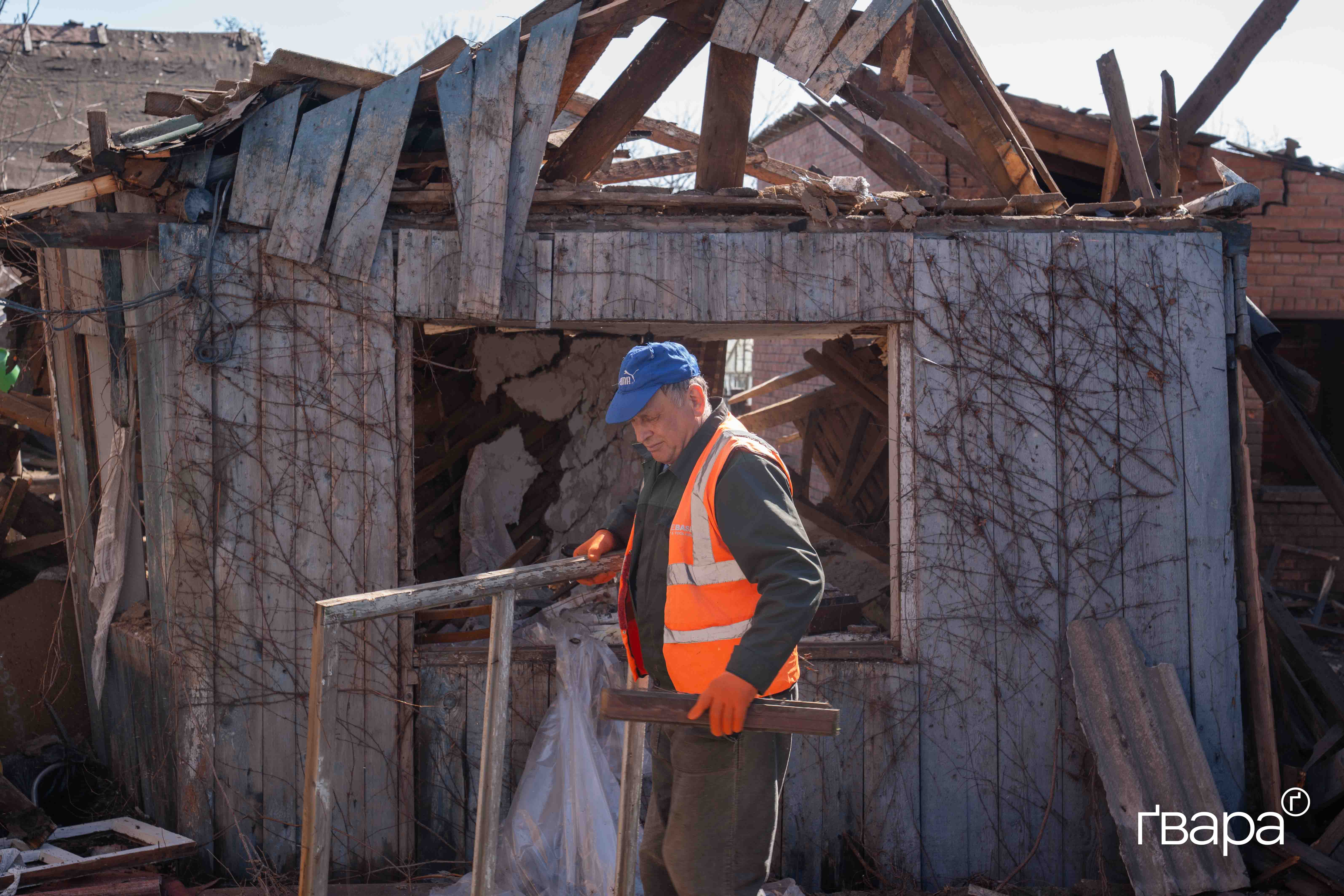 Наслідки обстрілу Холодногірського району Харкова 29 березня — фото