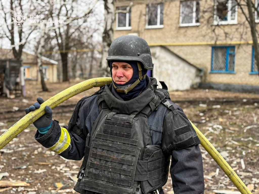 Наслідки удару по складських приміщеннях та гаражах, Великий Бурлук