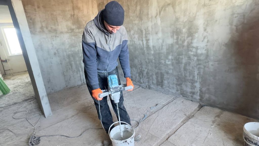 Роботи з відновлення покрівлі та фасаду багатоквартирного будинку в Харкові