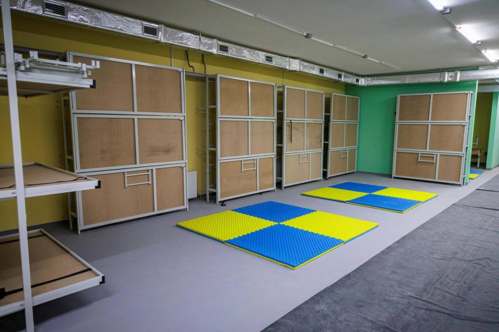 Будівельні роботи в підземній школі Змієва