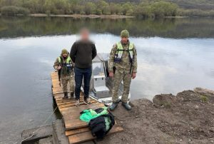 Харків’янина затримали прикордонники після спроби перетнути кордон, кинувшись у крижаний Дністер
