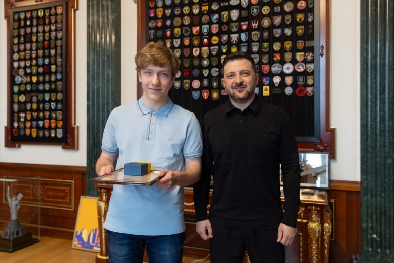 Шахова сенсація чемпіонату Європи: Зеленський вручив нагороду гравцю з Харкова