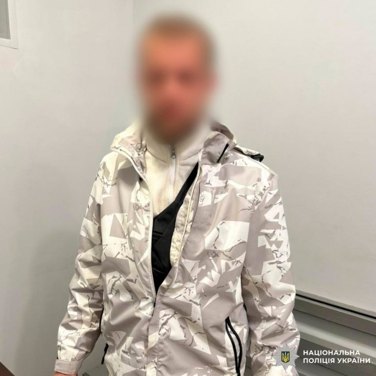 У Харкові після вибуху поблизу супермаркету поліція виявила ймовірного підозрюваного