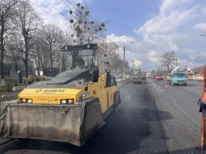 Де і як лататимуть ями на Харківщині: роботи у Жихорі та Високому, далі — Бабаї (фото)