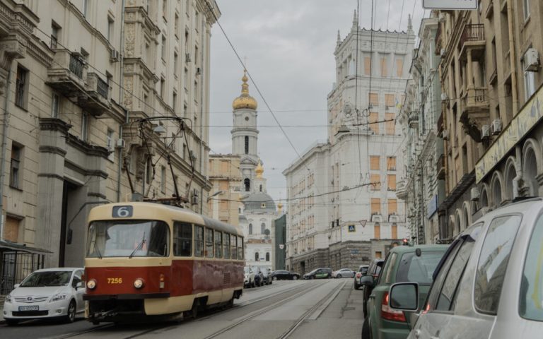 У Харкові на деякий час зупинять курсування двох трамваїв і тролейбуса