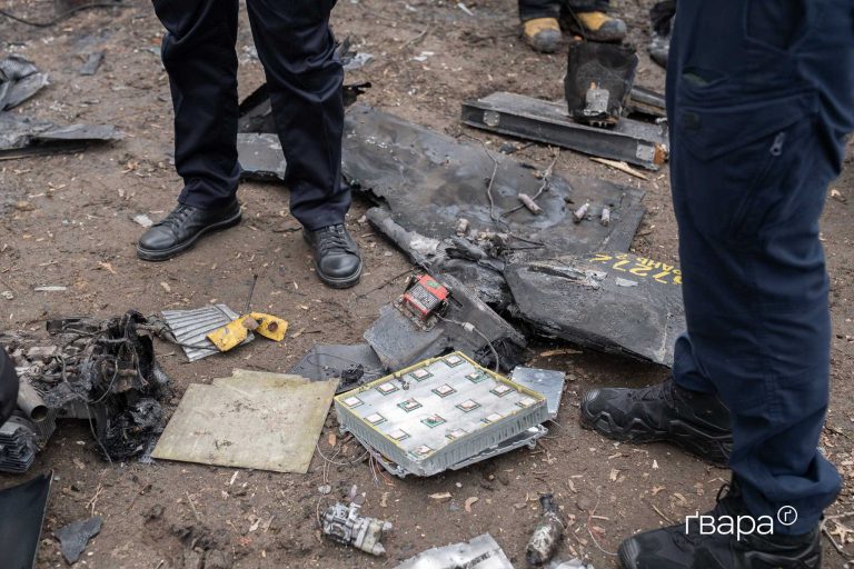 На Харківщині російський FPV‑дрон поцілив у автівку, в якій перебували п’ять людей