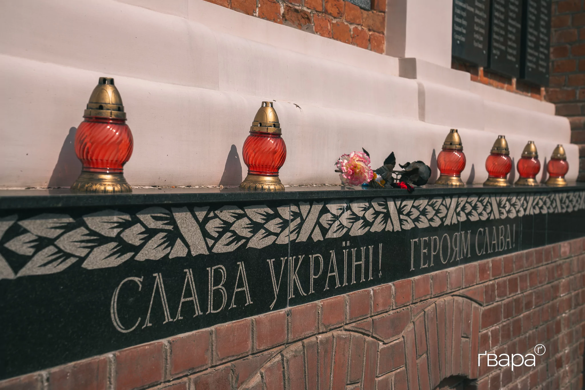 зображення до посту: Великдень під час війни: як у Харкові проходить служба у церкві — фото