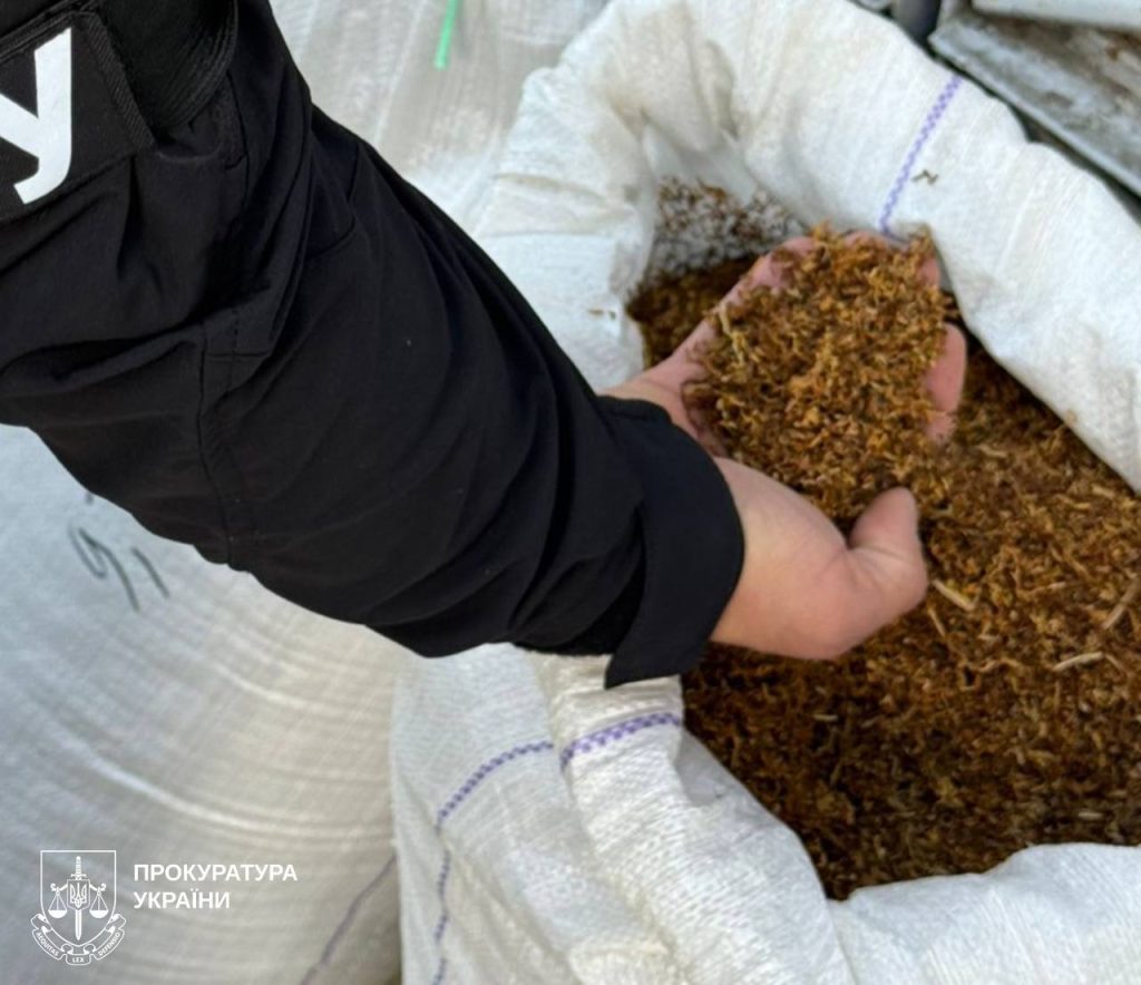 витягнуте обладнання з підпільного цеху