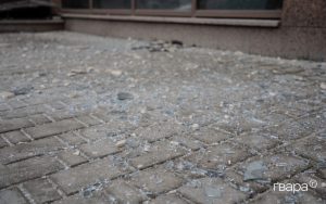 У Харкові російський безпілотник влучив у багатоповерховий житловий будинок