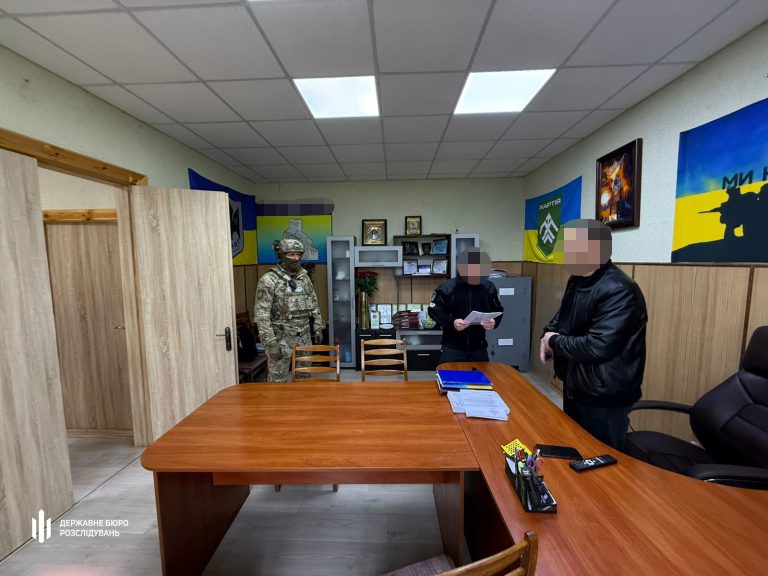 ДБР висунуло підозру шести військовим у катуванні цивільних в Харкові