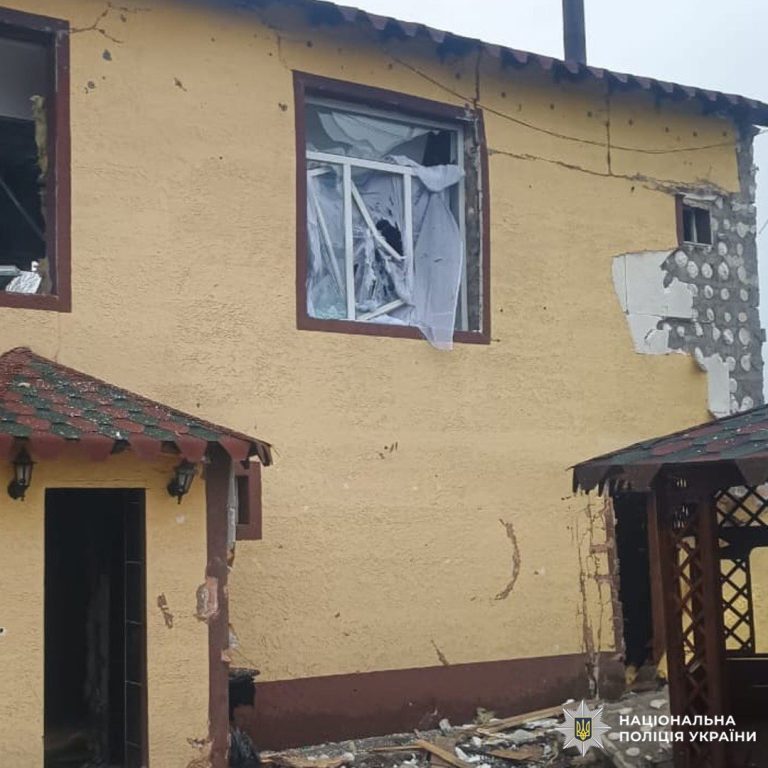 Російський обстріл Ізюма на Харківщині: троє людей поранені