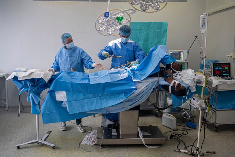 На Харківщині хірурги за участі саперів витягли гранату з ноги