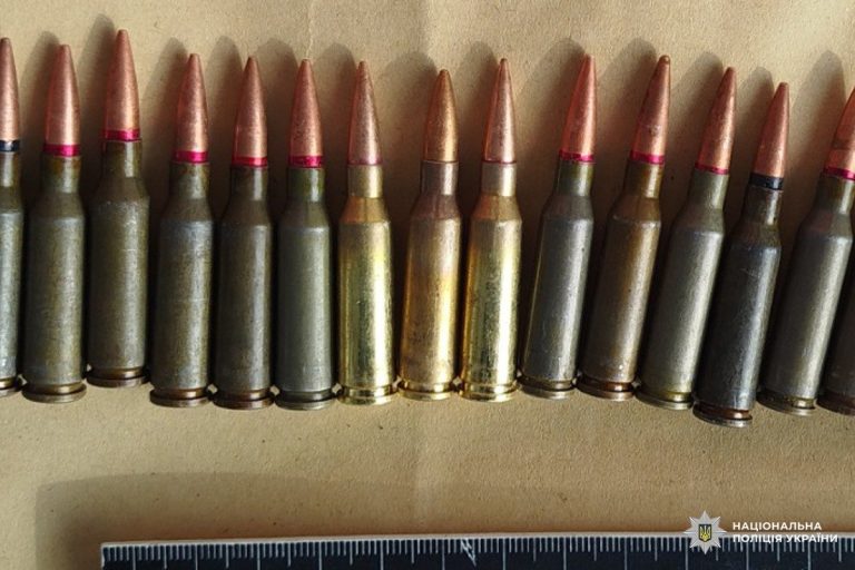 У Харківській області після крадіжки викрили чоловіка зі схованкою боєприпасів