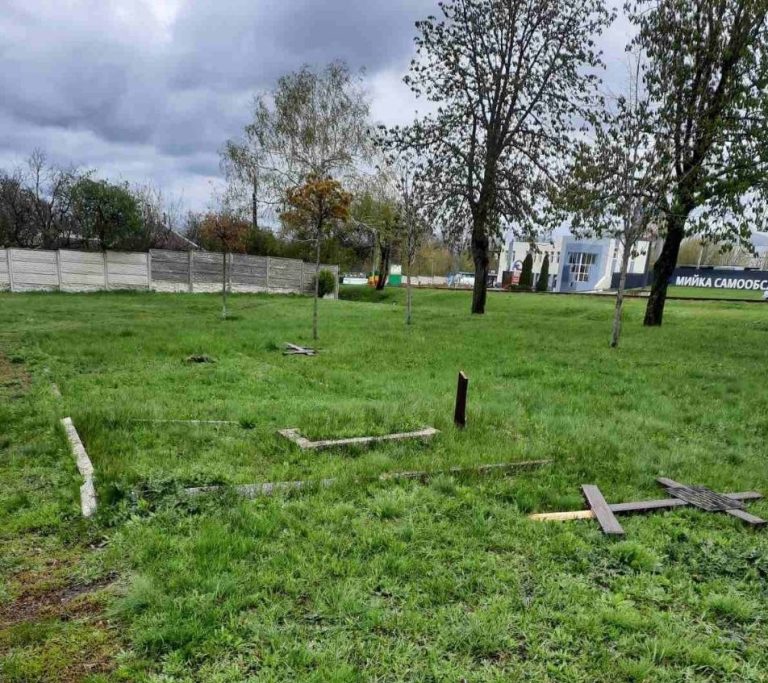 У Харкові вандали осквернили хрести на могилах жертв Голодомору