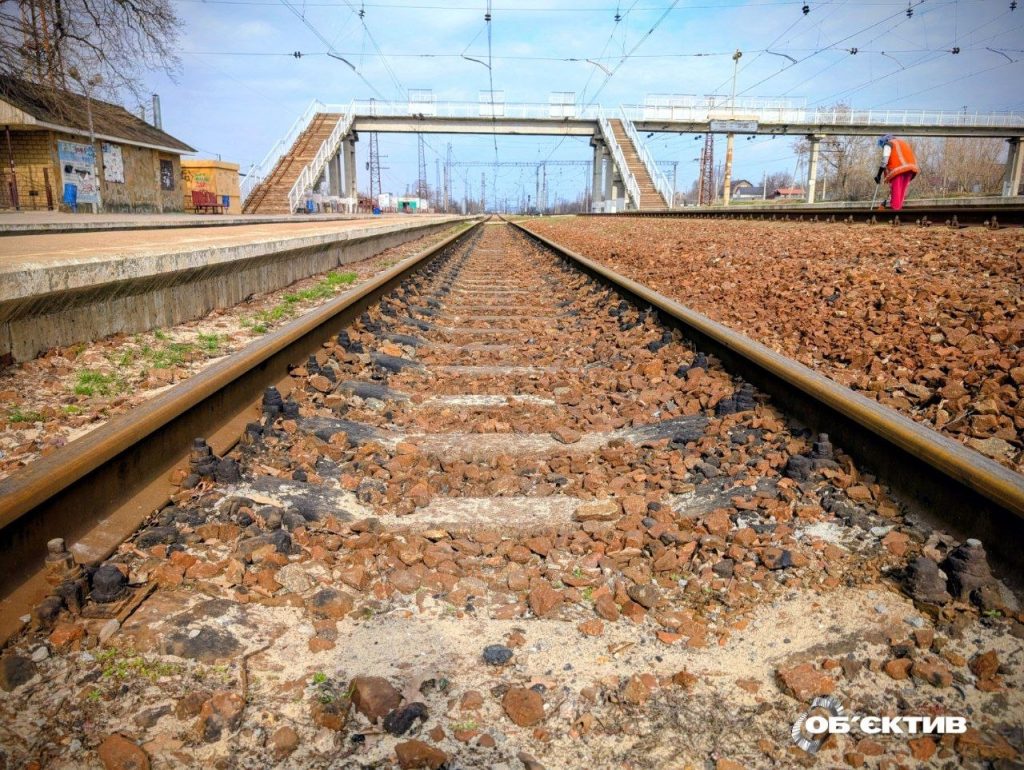 Порожні вулиці в селищі