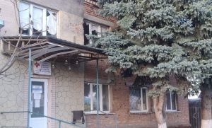 Російські війська завдали удару по амбулаторії в Слатиному на Харківщині