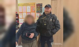 Син із Харкова вигнав 80‑річну матір з оселі — поліція розповіла про вжиті заходи