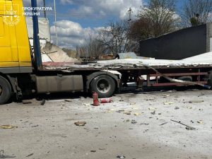 У Дергачах обстріляли підприємство: поранено п’ятьох працівників (фото)