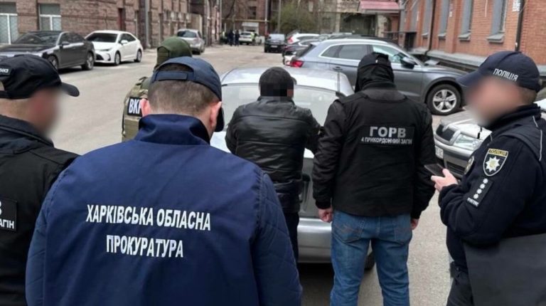 У Харкові затримали іноземця, підозрюваного в організації виїзду чоловіків