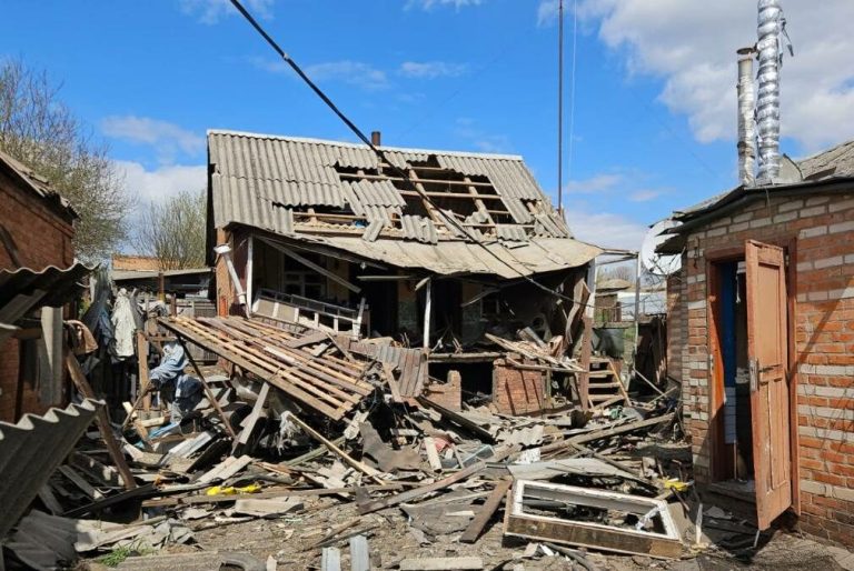 Російський обстріл Богодухова поранив трьох жінок