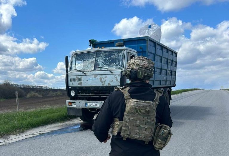 Російський безпілотник уразив автомобіль на Харківщині