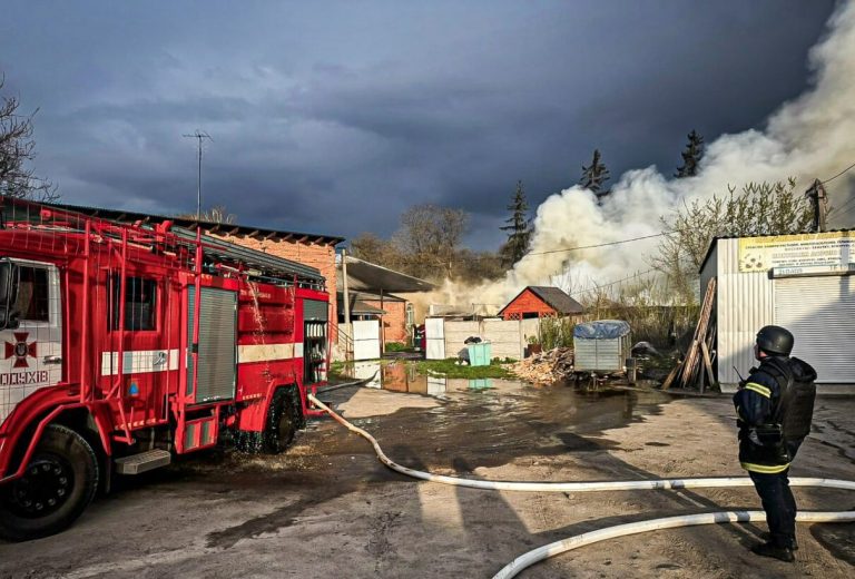 За словами Синєгубова, по Богодухову росіяни задіяли близько 50 дронів