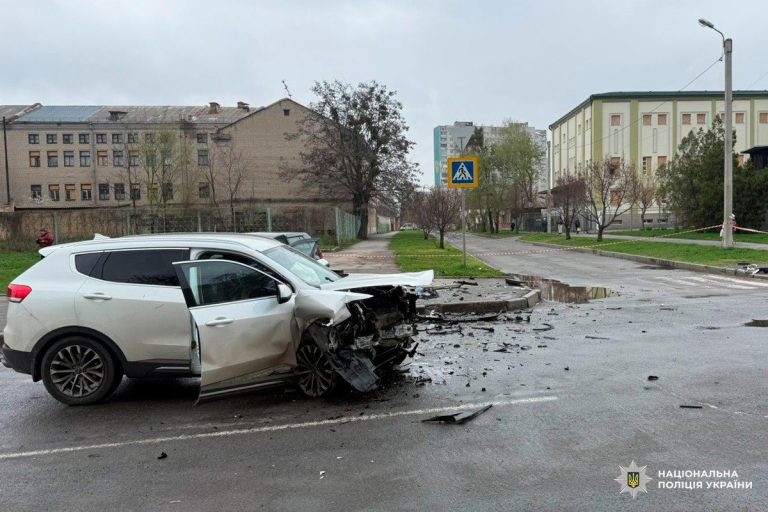 Поліція розшукує свідків смертельної ДТП із постраждалими в Харкові (фото)