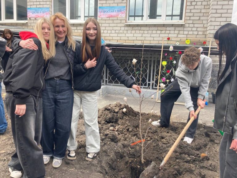 У Харкові відкрили нову фотолокацію з магноліями