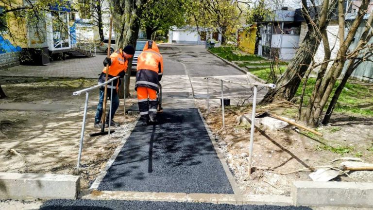 Оперативні дані мерії: де в Харкові тривають ремонти доріг і тротуарів