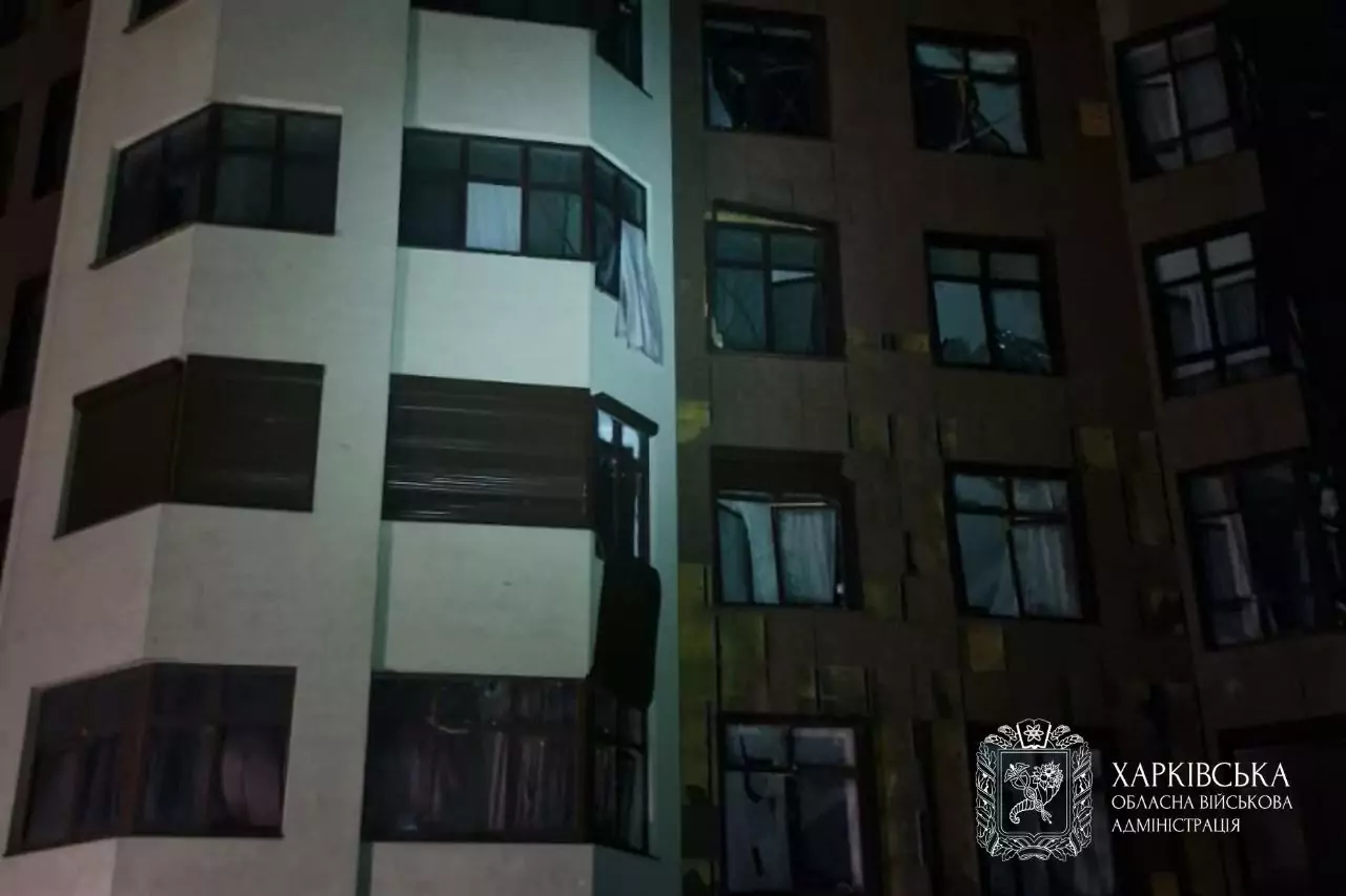 Пошкодження будинків у Харкові після атаки