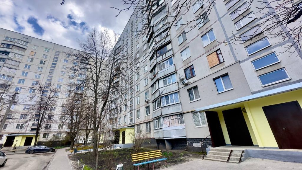 Ремонт під'їзду та вхідної групи