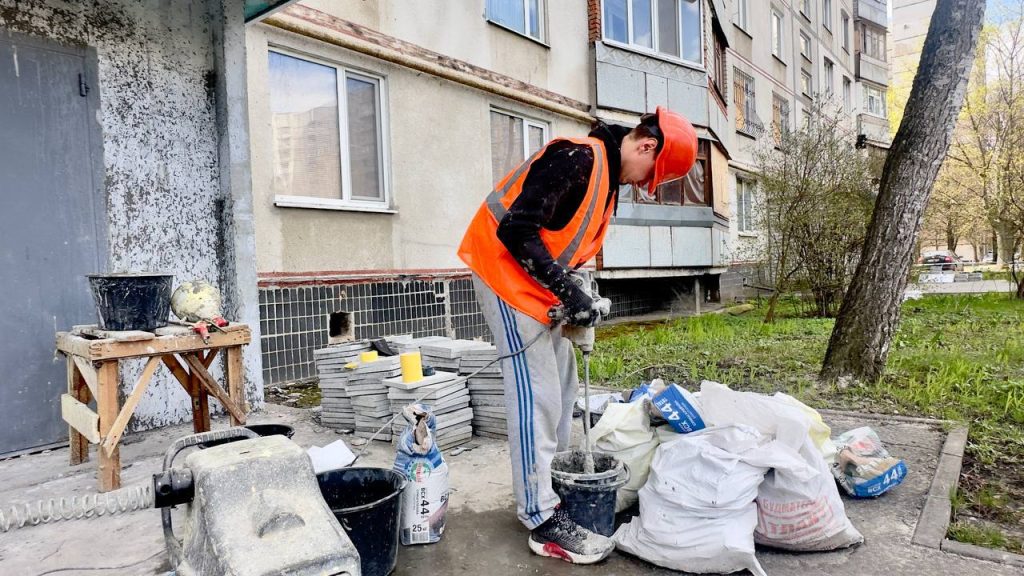 Ремонтні роботи на даху та фасаді