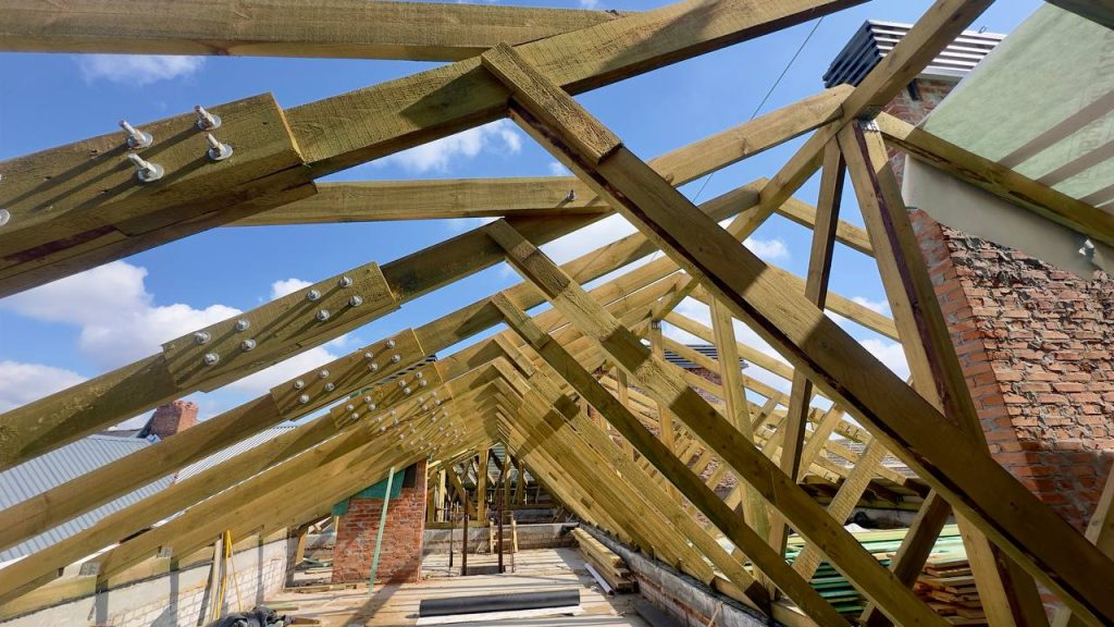 Відновлювальні роботи на фасаді