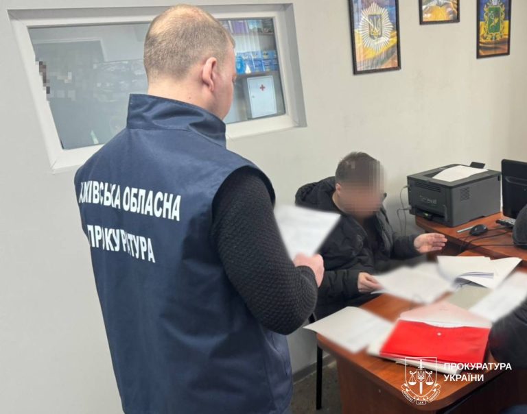 У Харкові до суду передали підприємця, якому загрожує 12 років за копіювання укриттів