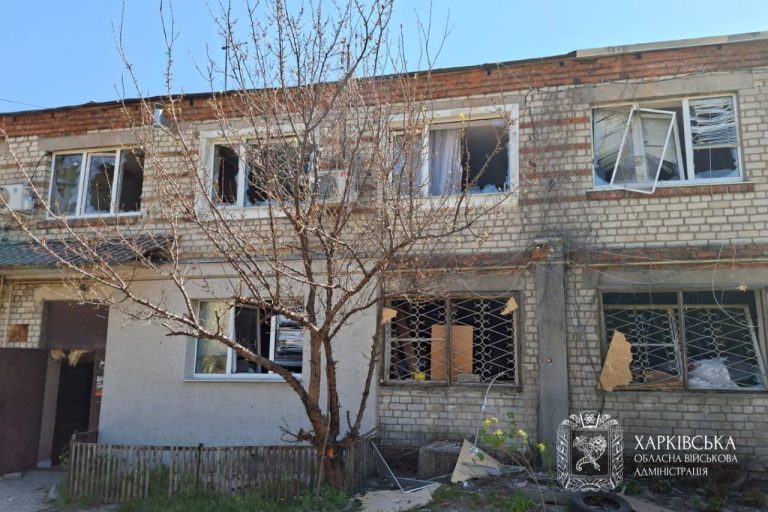 Шість загиблих у Мерефі: мешканці кажуть про раптовий вибух після мертвої тиші