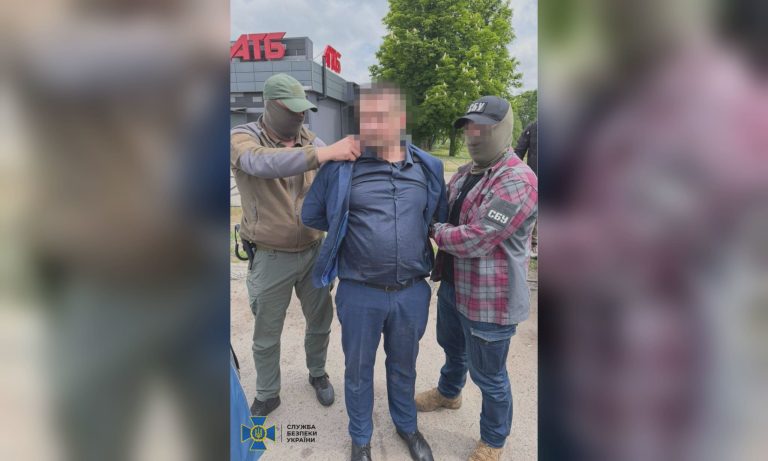 У Харківській області СБУ затримала адвоката, який вимагав $7500 за тиск на суддю